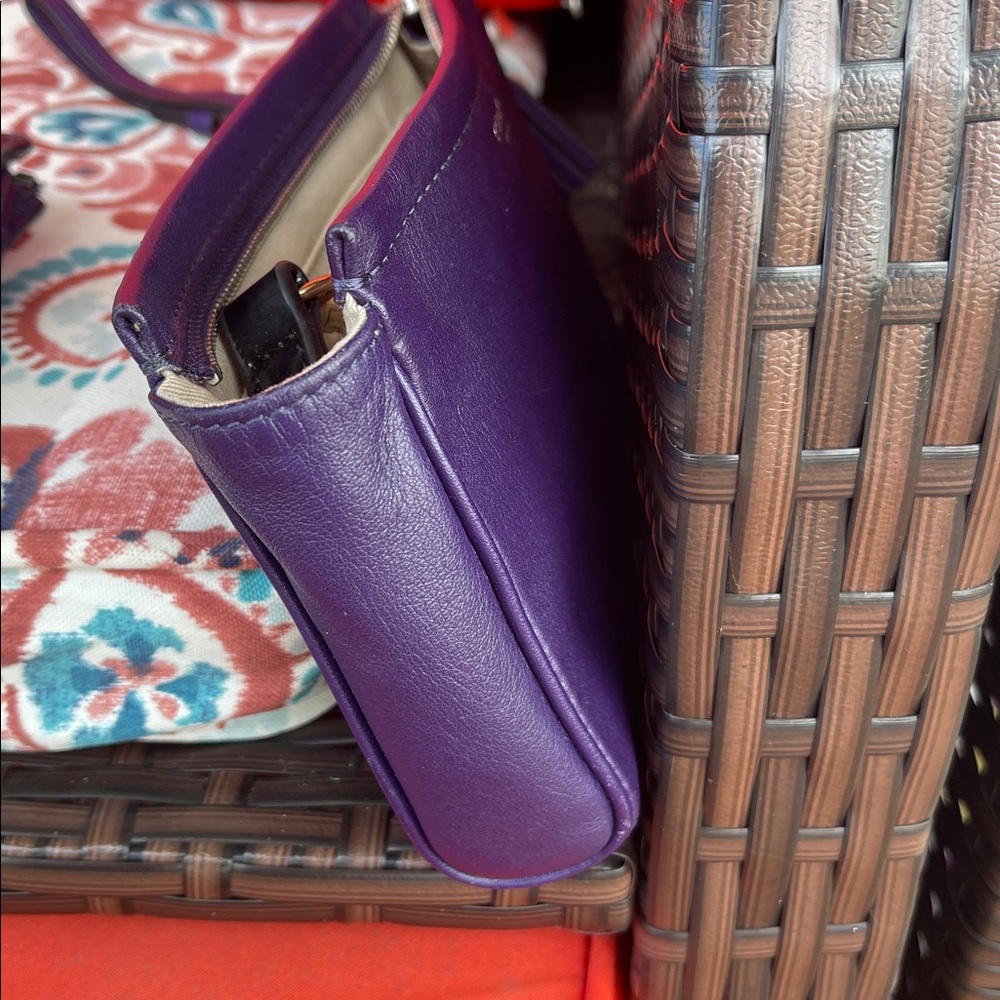 Coach Rare oversized Purple Leather Wristlet w tassles 8.5 x 5.5 x 2" - Picture 6 of 6